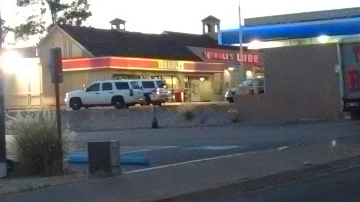 Henderson police officers are investigating an early morning convenience store robbery that left a 67-year-old clerk injured. Officer Rodrigo Peña said the department was dispatched to reports of a robbery at 2:45 a.m. at a Chevron gas station located in the 300 block of North Boulder Highway, near Lake Mead Parkway