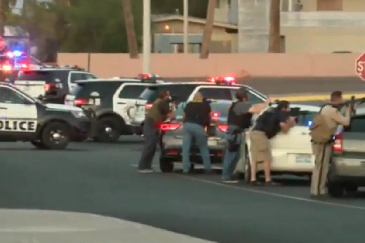 Las Vegas police have evacuated a mall and are searching it for a reported masked man with a rifle. , police say there’s no active shooter at the Boulevard Mall, no shots have been fired and no injuries have been reported.