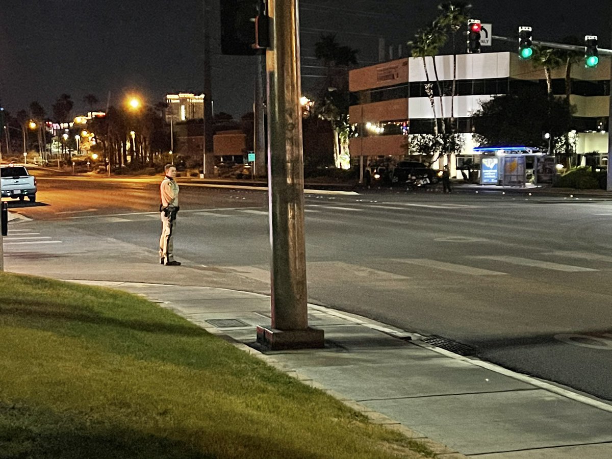 Deadly hit-and-run closes a stretch of Flamingo between Spencer & Eastern. @LVMPD searching for a white-colored Mercedes with front end damage. 