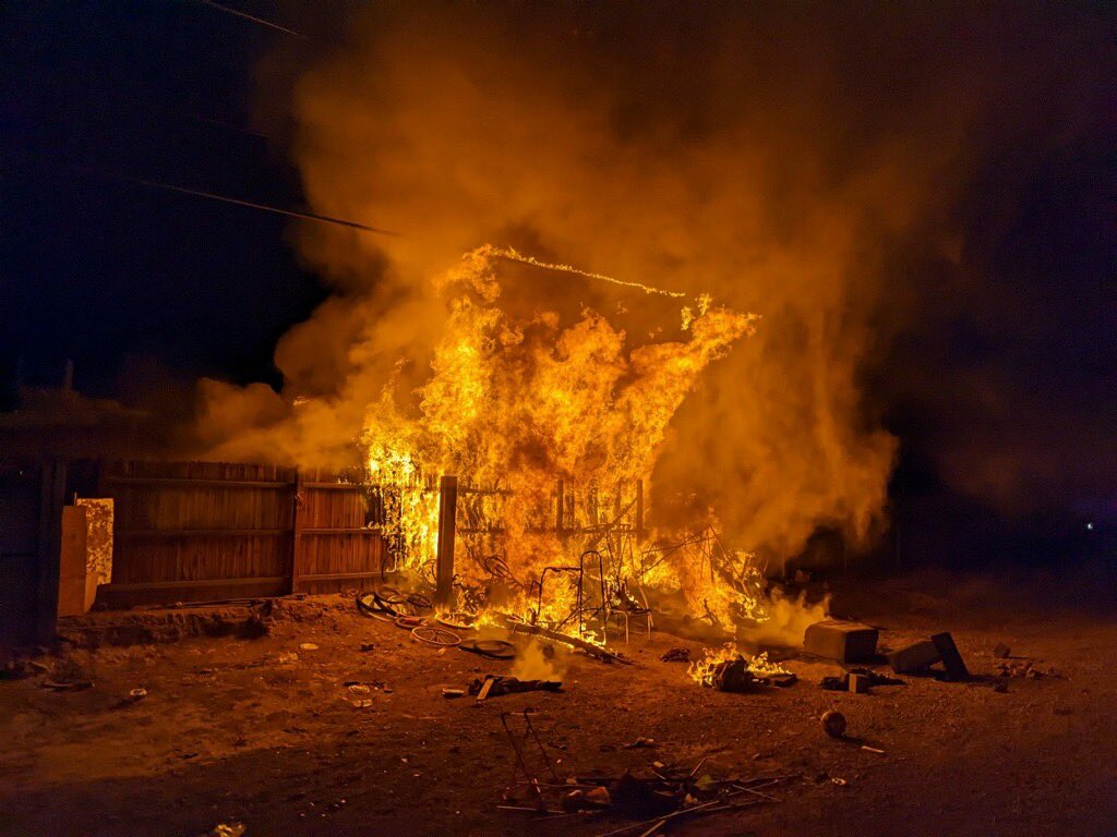 Last night, crews responded to an outside fire near 2204 E. McWilliams. A total of 10 fire department units responded; thanks to @NLVFireDept for their assistance. There were no injuries. The cause is under investigation