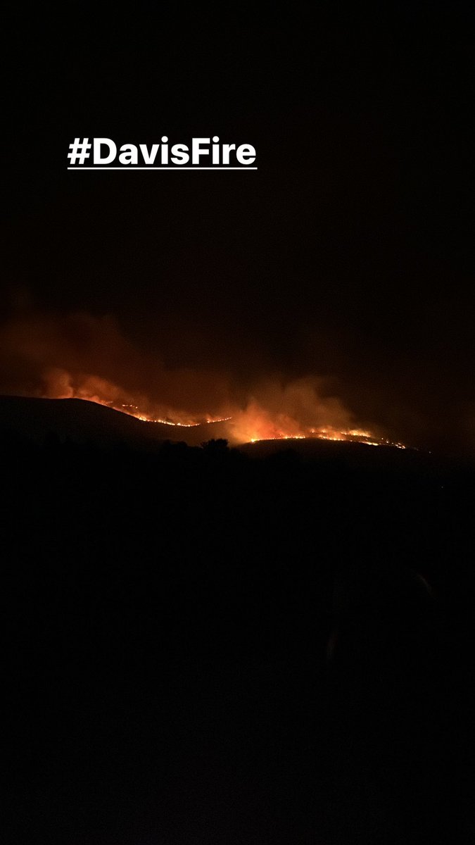 DavisFire burning south of Reno is reportedly 1800  acres. Reports also state that atleast 12 homeuildings have been destroyed