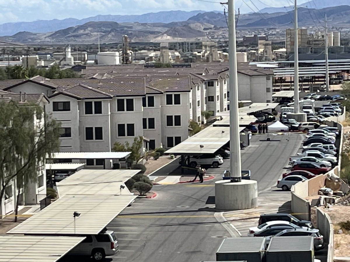 @DRoschNews3LV is on scene as a police shooting is under investigation in southeast Las Vegas.  active scene at The Allister Apartments off Nellis & Rawhide. 