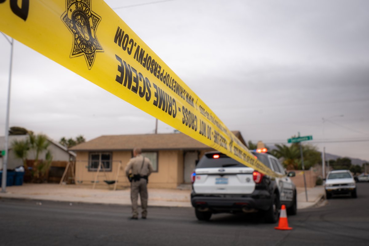 This person was taken into custody moments ago without further incident. LVMPD is currently investigating a person barricaded on a bus near Fremont and Charleston Blvd. LVMPD SWAT and crisis negotiators are on the scene. Fremont Street is closed from Charleston and Oakey Blvd.